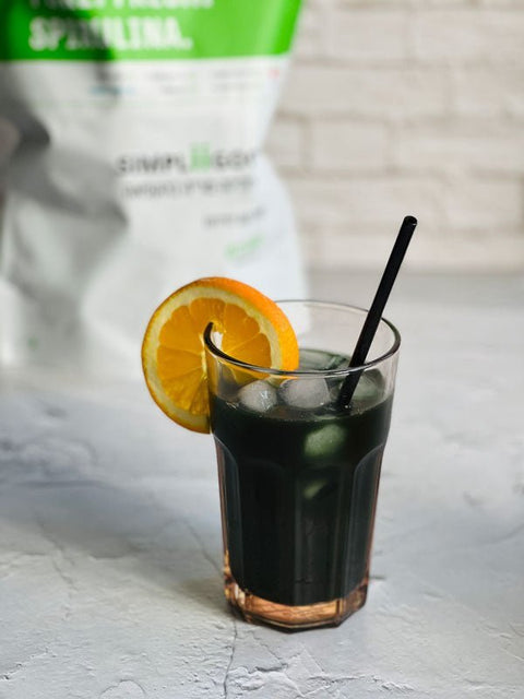 מיץ סחוט ספירולינה לחיזוק המערכת - SimpliiGood - ספירולינה